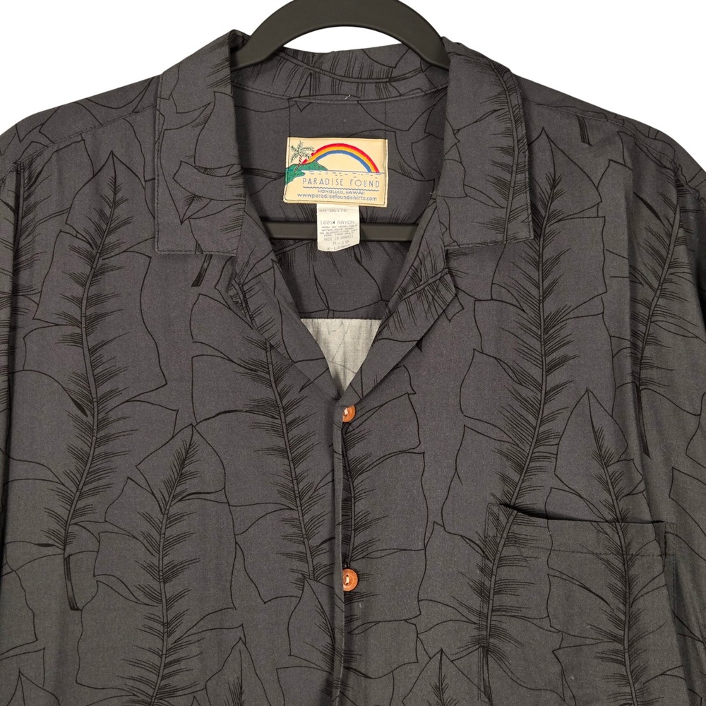 Paradise Found Men XL Button Down Hawaiian Shirt Gray Palm Leaf Rayon Short Slv